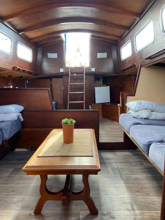 Fantastic Sailing Boat To Sleep In Barcelona Hotel ภายนอก รูปภาพ