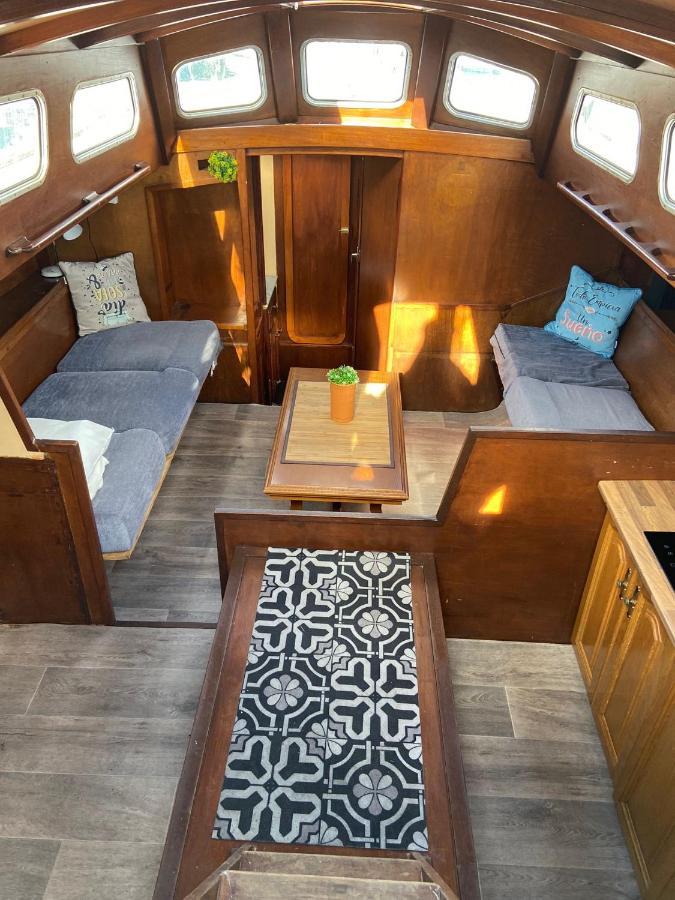 Fantastic Sailing Boat To Sleep In Barcelona Hotel ภายนอก รูปภาพ